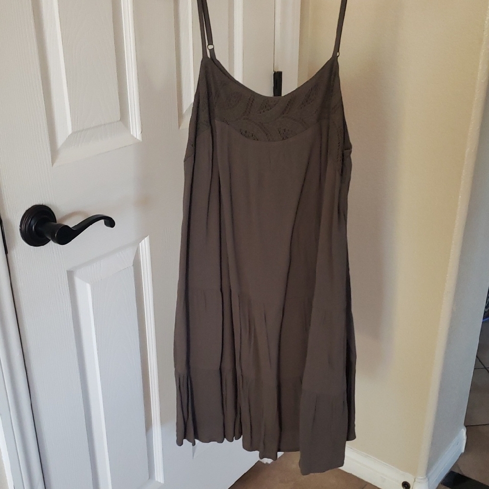 Elegant Sleeveless Dress